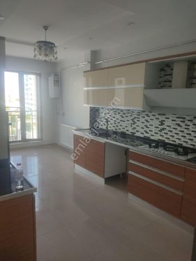 ARAÇ TAKASLI SATILIK DAİRE GÜZEL KONUMDA...