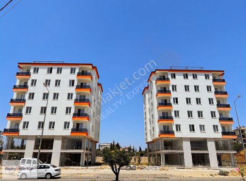 REALTY EXPERT24 TEN KEPEZ BARAJ DA 3 KATLI GENİŞ SATILIK DÜKKAN