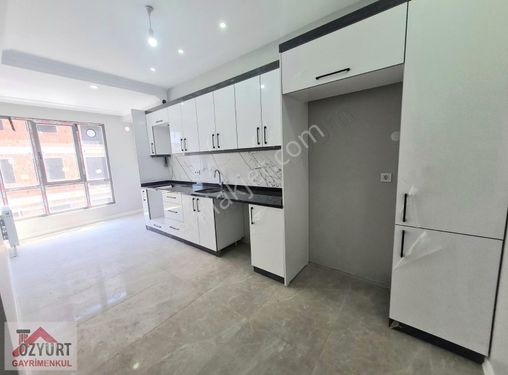 ÇEKMEKÖY EKŞİOĞLU MAHALLESİNDE 3+1 LÜX DAİRE ASANSÖRLÜ OTAPARKLI