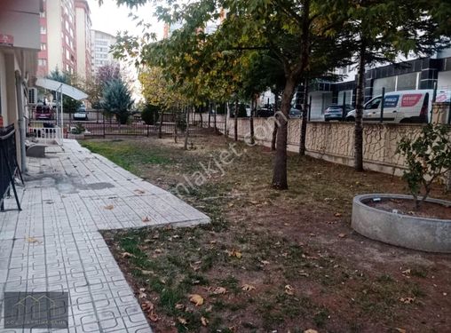 Çakırlar'da, Bahçe+kapalı Alanı İle Toplam 450m2 Kiralık Dükkan