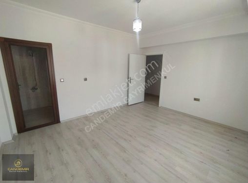 ULUKENT MAH. ESKİ TRAFİK TESCİL CİVARI SATILIK FIRSAT DAİRE