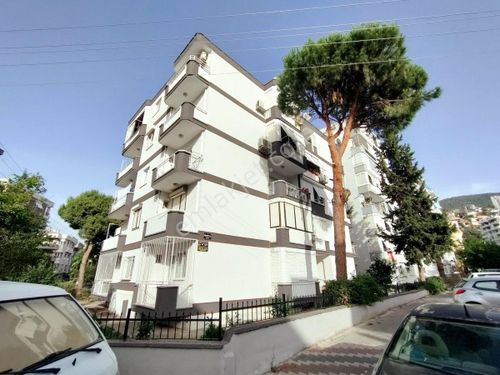 İzmir Narlıdere Çamtepe Merkezde 3+1 Daire