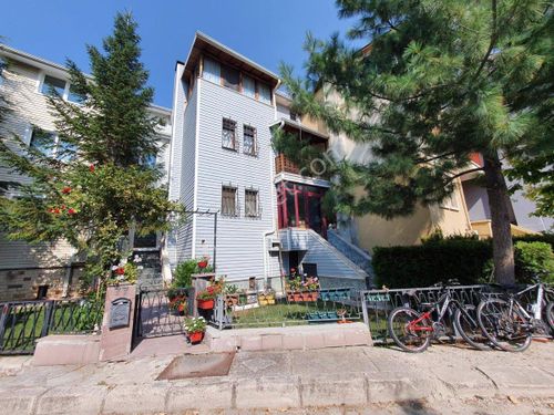 Çayyolu Havadar Sitesinde Full Yapılı 5+1 Satılık Villa