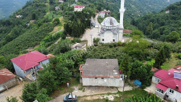   TRABZON BEŞİKDÜZÜNDE DENİZ MANZARALI MÜSTAKİL EV VE 2800M2 ARAZİ