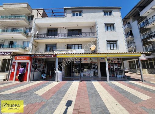 İzmir Menemen Asarlık ta Komple Satılık 3 Katlı bina