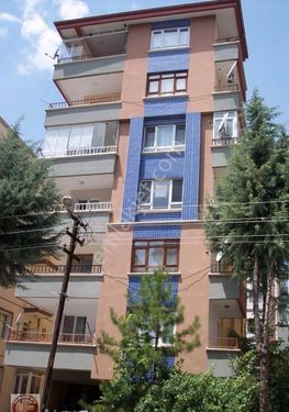 3+1 130m2 Asansörlü yarım mobilyalı tam kat kombili daire