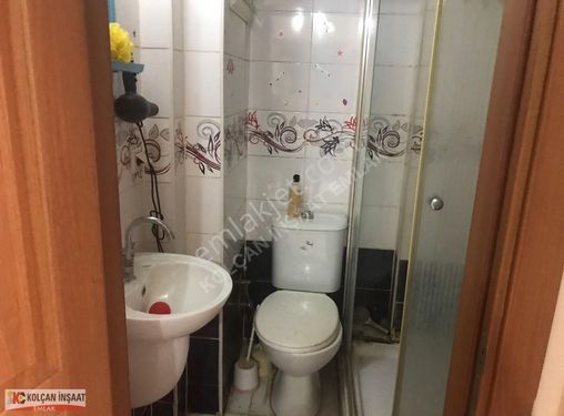 KOLÇAN EMLAKTAN MEYDANDA ARA KAT SATILIK DAİRE