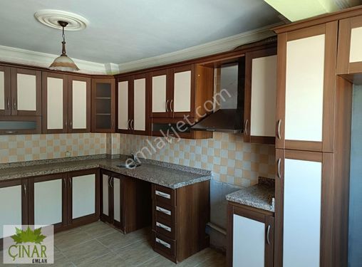 ÇINAR EMLAK'TAN NAMIK KEMAL MH 3 KATLI APT KİRALIK 3+1 DAİRE