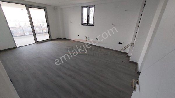  GÜVENAY - ÇORUM KALE MAH.TAŞ YAPI KULE'DE SATILIK 4+1 DAİRE