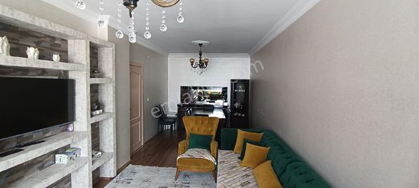 İKİNİSAN ‐ÇARŞI ORTASINDA DAİRE 