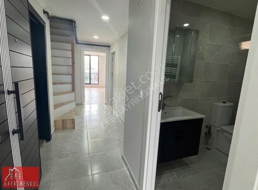 SAMANDIRA'DA ASANSÖRLÜ 240m2 KREDİYE UYGUN 5+1 SIFIR ÜST DUBLEKS