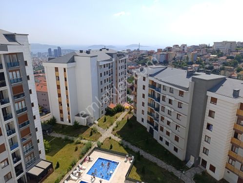 Maltepe Esenkent Marmarada Evleri Sitesinde, 3+1/126m2. adalar manzaralı ebeveyn banyolu kiralık