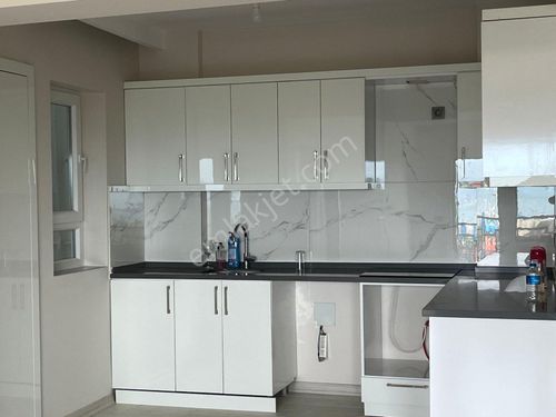 AYB GAYRİMENKULDEN DENİZ MANZARALI ÇARŞI İÇİNDE 120 M2 3+1 DAİRE