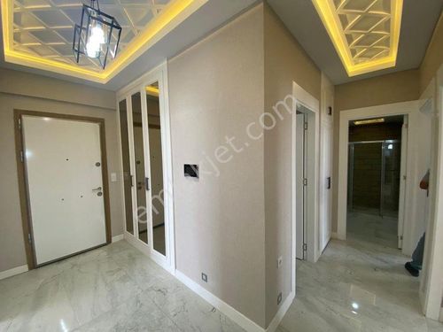  ESENYURT GÜZELYURT’TA 2+1 METROBÜSE YAKIN SATILIK DAİRE