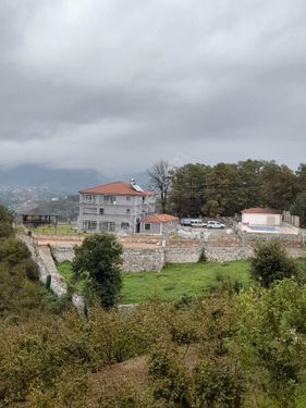 Sakarya Akyazı'da Havuzlu ve Garajlı Triplex Lüks Villa