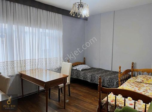 Yalı caddesinde kiralık eşyalı 3+1 daire