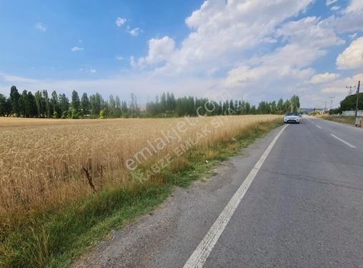 Kabze Emlaktan Sivas Mrk.k.yaka Eski Kayseri Yolu Satılık Tarla