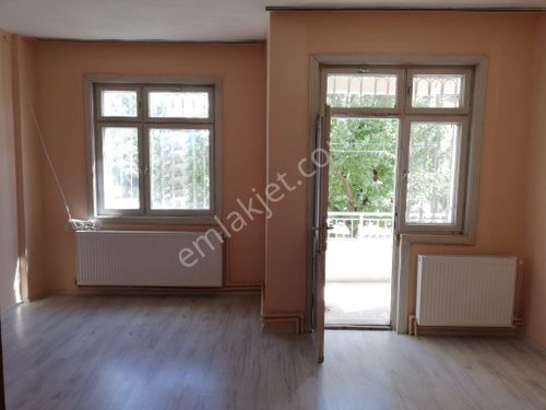  MEDEVO HASTANESİ KARŞISINDA 3+1 SATILIK DAİRE