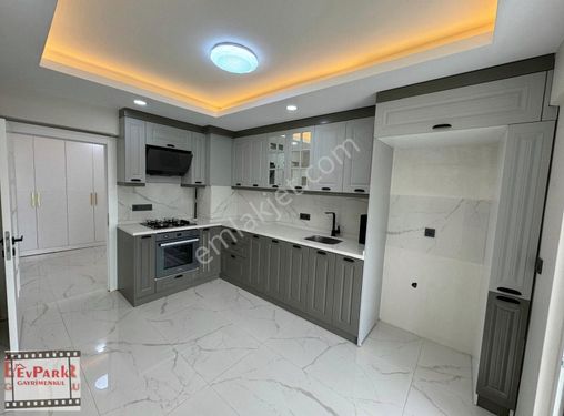 DEMİREL PARK SİTESİ GENİŞ PEYZAJ 140 M2 3+1 ASANSÖRLÜ LÜKS YAPI