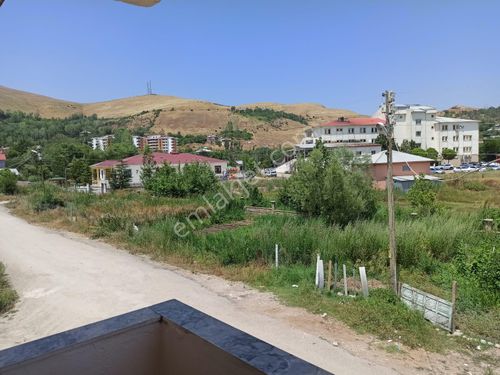  GEVAŞ KARŞIYAKA MAHALLESİNDE UYGUN FİYATA SATILIK DAİRE VE ARSA