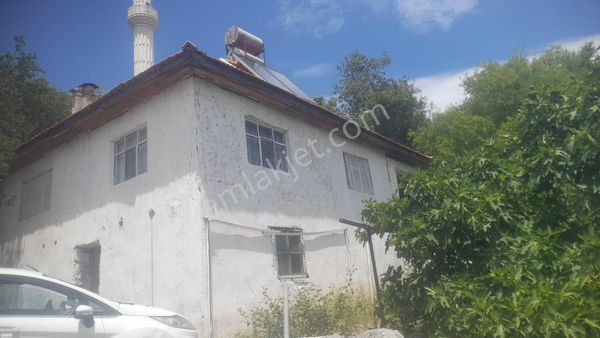 BUCAK GÖKALAN MAHALLESİNDE DE KÖY EVİ