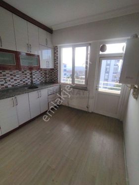  GÜVENAY - ÇORUM İPEKLİ BAĞLAR ANA OKULU YANI SATILIK 2+1 DAİRE