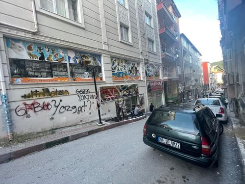 YOZGAT LİSE CADDESİ ÜSTÜNDE SATILIK DÜKKAN ---SM GAYRİMENKUL'DEN---