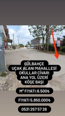 GÜLBAHÇE UÇAK ALANI M.H. YENİ OKULLAR CİVARI KÖŞE BAŞI ANA YOL ÜZERİ 900 M² SATILIK ARSA