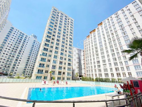  METROBÜSE YAKIN SİTE İÇİ HAVUZLU + GÜVENLİKLİ 1+1 FIRSAT DAİRE !