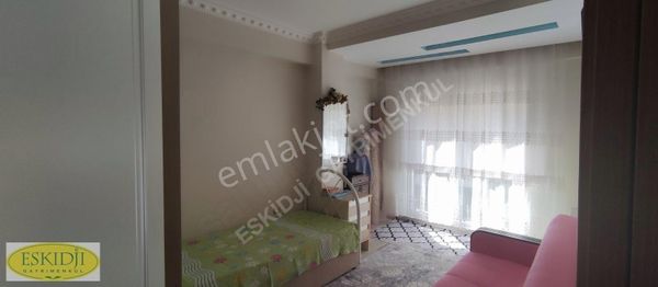 SATILIK DAİRE 2+0 KONSEPTİNDE KULLANIŞLI ARA KAT DAİRE