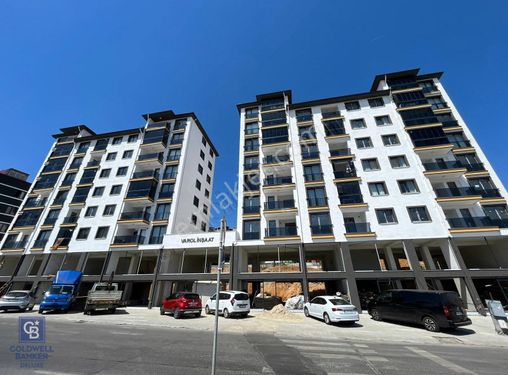 Pendik Yayalar Mahallesi Ankara Caddesi Üzerinde Sıfır 2+1 Daire