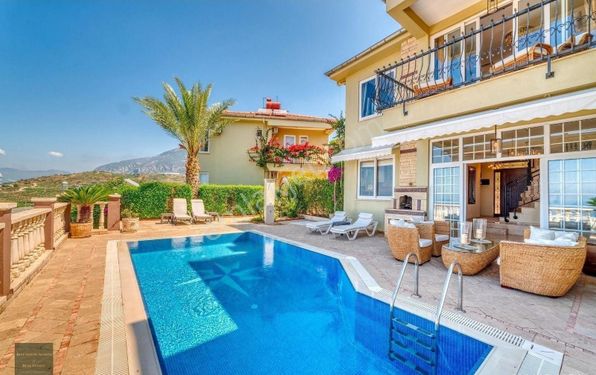 FORSALE 3+1 LUXURY VILLA PRIVATE POOL ALANYA GOLD CITY HOTEL