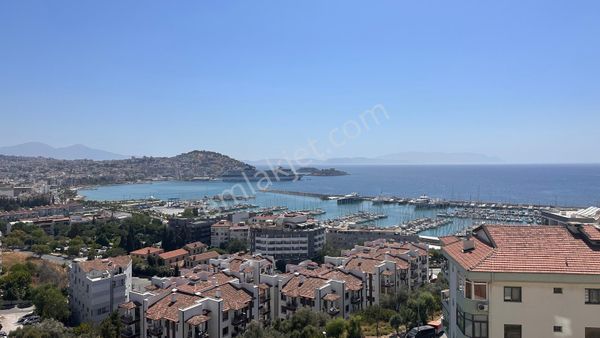  Kuşadası Marina'ya yürüme mesafesi panaromik deniz manzaralı 2+1