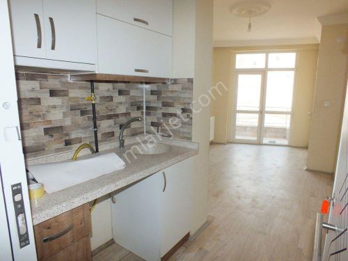  Karaman Devlet Hastanesi Karşısı 45 M2 1+1 Kiralık Eşyasız 2.Kat Apart