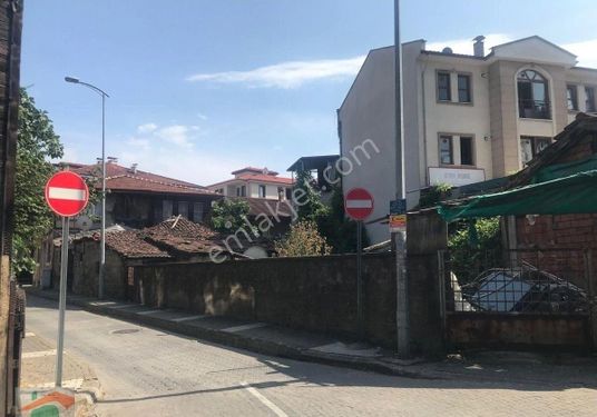 Demirciler sok altı 350 m2 işyeri yapmaya uygun Arsa