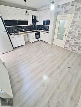 TERCİHTEN PLEVNEDE ARA KATTA ULTRA LÜKS YAPILI 2+1 DAİRE