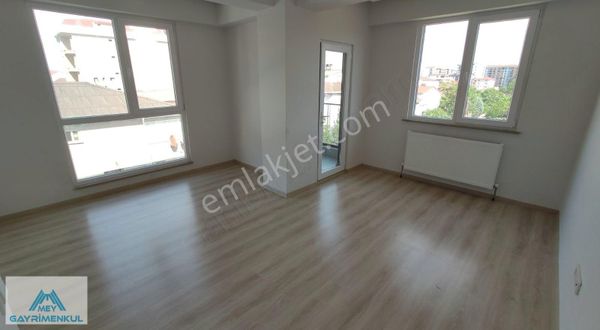 ORHANGAZİ MAHALLESİNDE SATILIK ARA KAT 2+1 DAİRE