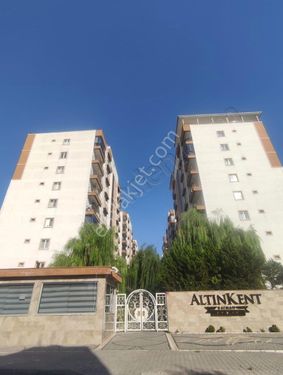 ALTIN KENT sitesinde satılık 4+1 daire ve 205 metre kare teras