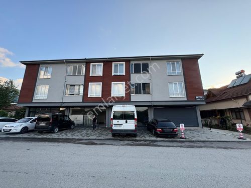 HAFTAYA ÖZEL FİYATIYLA GÖLYAKA İLÇE MERKEDİNDE 2+1 135m2 SATILIK DAİRE