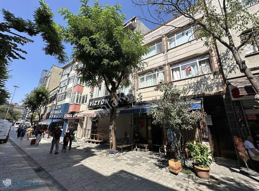 Raminin en güzel trafiğe kapalı caddesi satılık bina