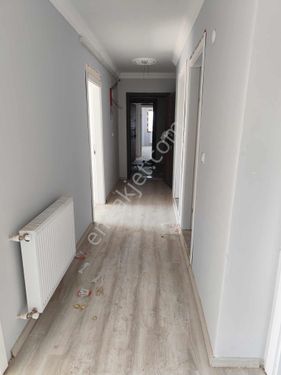  POYRACIK MAHALLESİNDE SATILIK 2+1  ARAKAT DAİRE