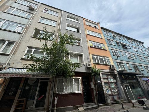  Bakırköy Meydan'a 5 Dakika Mesafede Satılık Komple Bina