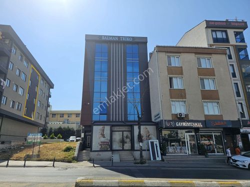  SULTANBEYLİ’DE BOSNA BULVARI ÜZERİNDE KİRALIK 2000 M2 KOMLE BİNA