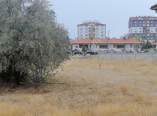  İLDEM KARŞISINDA SATILIK KÖŞE PARSEL 