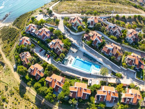 Şile'nin En Güzel Yerinde Deniz Kenarında Havuzlu TRİPLEX VİLLA