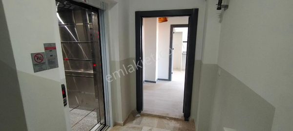 Sultanbeyli Satılık 4+1 150m² Üstdubleks Asansörlü 