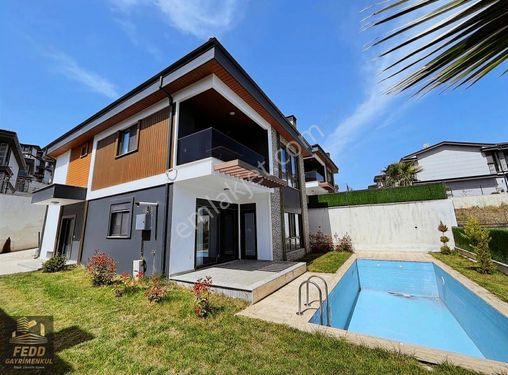 Kocaeli Gölcük 4+1 Müstakil Havuzlu Lüks Satılık Villa