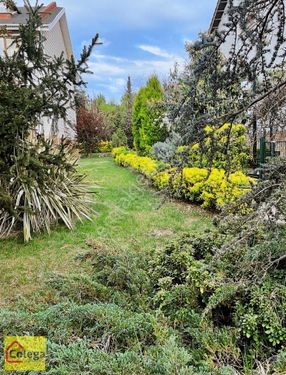 Yeşil Konaklar Sitesi'nde Satılık Köşe Konum Villa