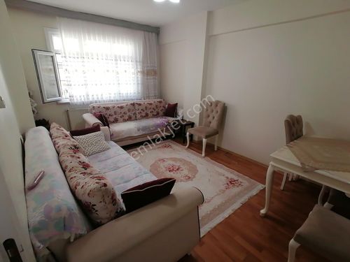  YENİBOSNA AHMET YESEVİ CADDESİNDE SATILIK 2+1 80 m2 DAİRE