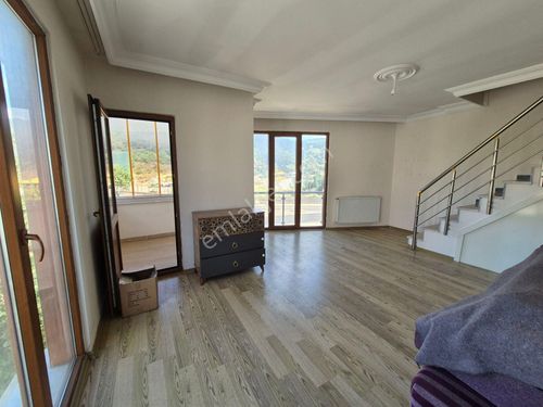 YEDİTEPE VE MARMARA ÜNİVERSİTELERİNİN ÇOK YAKININDA ARA KAT GENİŞ 1+1 DAİRE